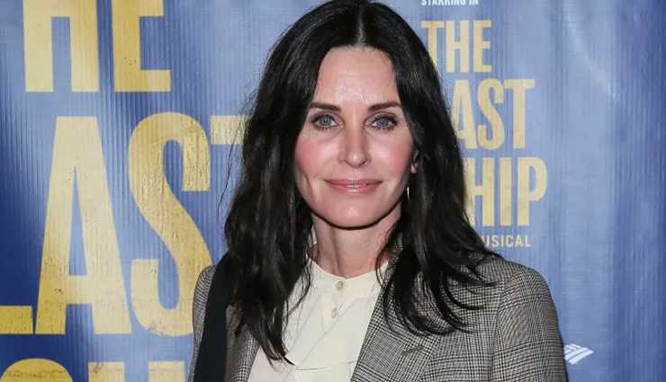 actor courteney cox,actor courteney cox revels in between shots story,actor courteney cox shooting,hollywood news,entertainment news