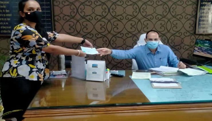 जयपुर : अनूठे अंदाज में मनाया बच्ची ने अपना जन्मदिन, गुल्लक तोड़कर कोरोना पीड़ितों की मदद के लिए दिए 5100 रूपये 