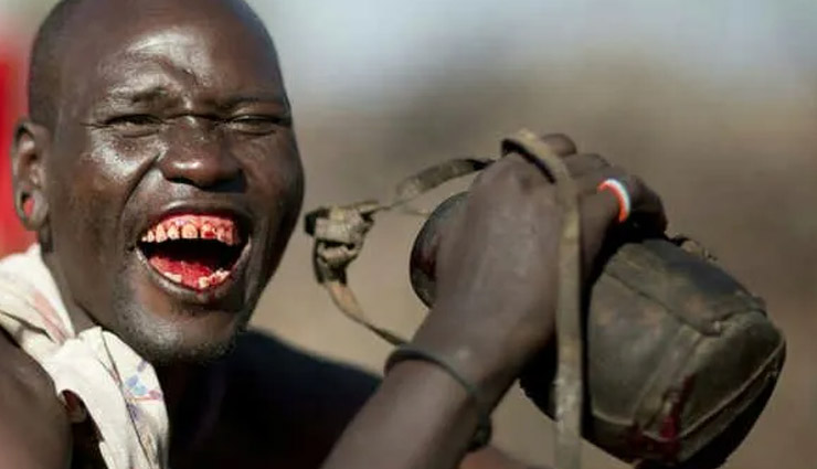 weird news,fat men contest