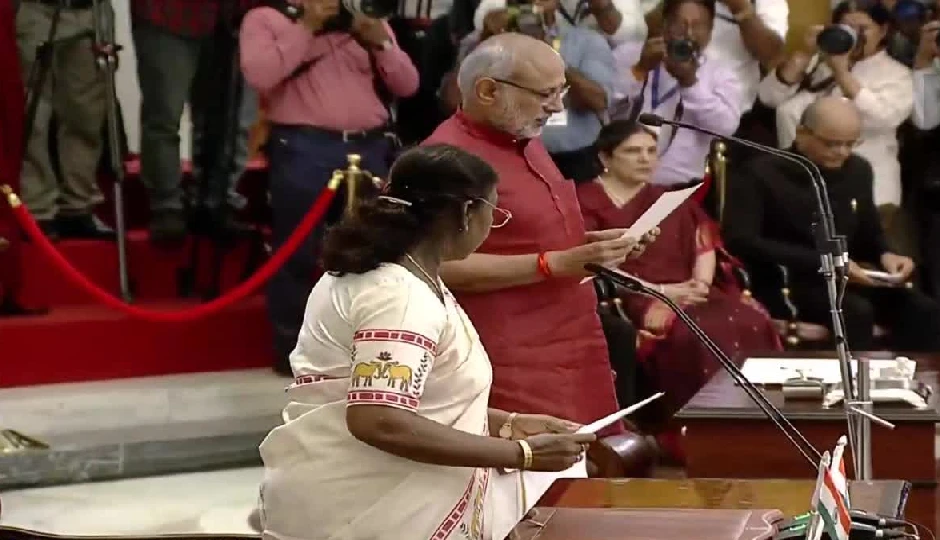 सीपी राधाकृष्णन बने भारत के 15वें उपराष्ट्रपति, राष्ट्रपति द्रौपदी मुर्मू ने दिलाई पद और गोपनीयता की शपथ