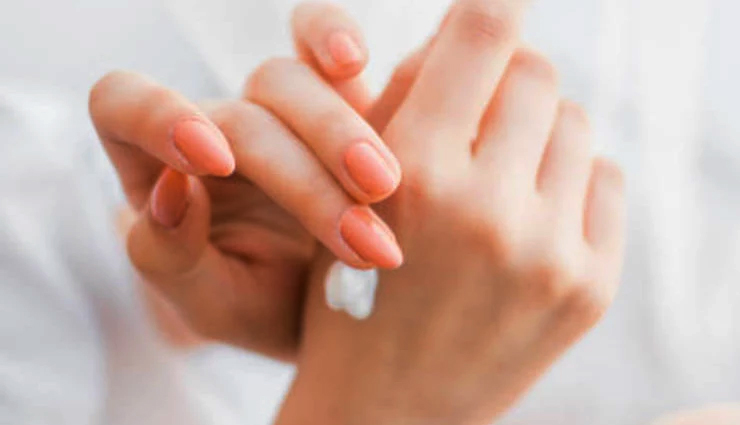 benefits of using a hand cream,importance of hand cream,why use hand cream,hand cream for dry hands,hand cream for aging hands,hand cream for cracked hands,nourishing hand cream,hydrating hand cream,hand cream for sensitive skin,hand cream for damaged nails,hand cream for cuticles,hand cream for daily use,hand cream for environmental protection,best hand creams for moisturizing,natural hand creams for skin rejuvenation