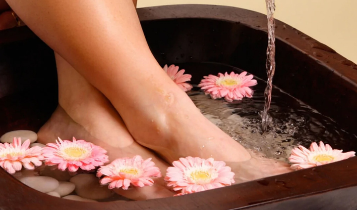 remedies to treat cracked heels at home,beauty tips,beauty hacks