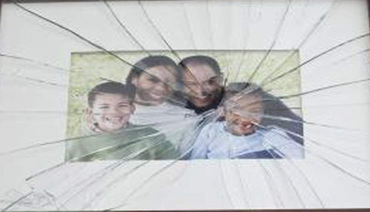 do not keep these things in the house,negative energy min house,household tips,things which brings negativity in house