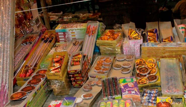 दीपावली पर लाइसेंस रखने वाले दुकानदार ही बेच सकेंगे पटाखे, सुप्रीम कोर्ट के फैसले से जुड़ी कुछ खास जरुरी बातें