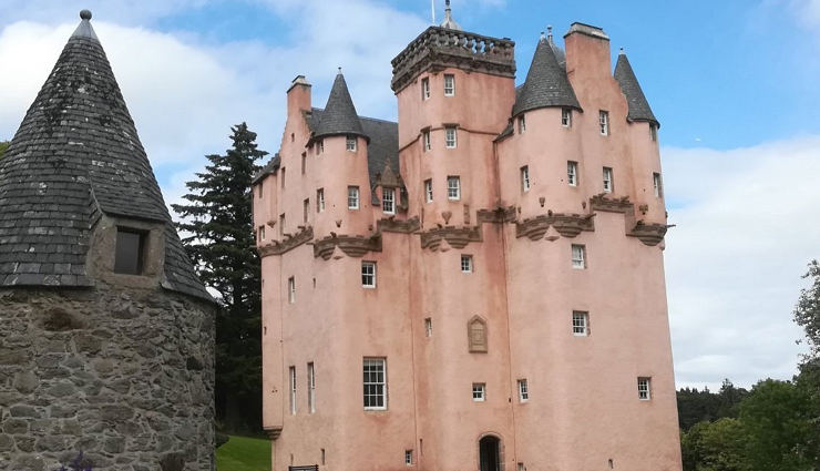 एक नजर भारत के गुलाबी रंग से सरोबार जयपुर के अतिरिक्त दुनिया के दूसरे स्वप्निल गुलाबी गंतव्य पर pink destinations around the world,explore the pink travel spots,best pink-themed travel destinations,pretty in pink travel guide,pink landmarks worldwide,uncover the beauty of pink destinations,pink travel bucket list,pink vacation spots around the globe,pink travel experiences,rose-colored travel adventures,pink architecture and landmarks,pink cities and towns to visit,pink travel ideas and inspiration,instagram-worthy pink places to travel,embrace the pink travel trend