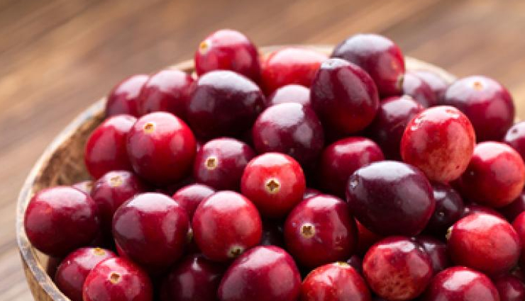 cranberries are very good for your hair and skin,beauty tips from cranberries