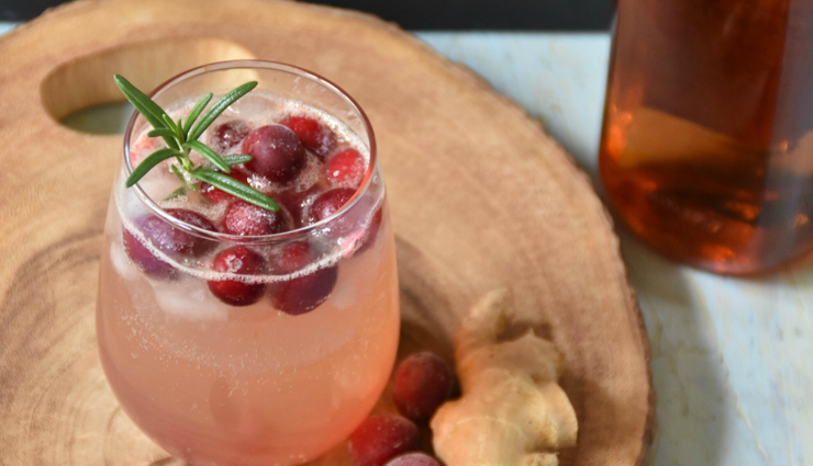 cranberry ginger holiday cocktail,drinks recipe,hunger struck,food