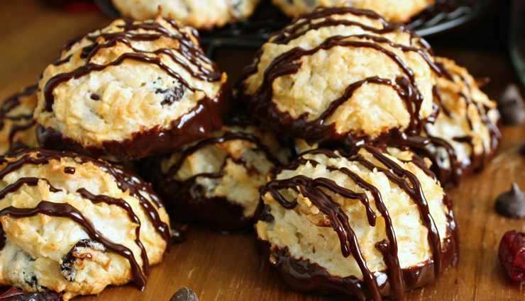 cranberry coocnut macaroons,hunger struck,food