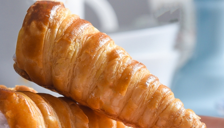 cream roll recipe,easy cream roll recipe,homemade cream roll recipe,cream filled roll recipe,delicious cream roll recipe,vanilla cream roll recipe,classic cream roll recipe
how to make cream roll,best cream roll recipe,creamy roll recipe,puff pastry cream roll recipe,quick cream roll recipe,cream cheese roll recipe,sweet cream roll recipe