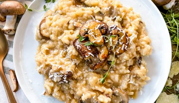 creamy mushroom risotto,mushroom risotto recipe,homemade mushroom risotto,creamy risotto with mushrooms,how to make mushroom risotto,italian mushroom risotto,mushroom and parmesan risotto,best mushroom risotto,mushroom and garlic risotto,creamy arborio rice with mushrooms,restaurant-style mushroom risotto,mushroom risotto with white wine,gourmet mushroom risotto,easy mushroom risotto recipe,vegetarian mushroom risotto,creamy rice dish with mushrooms,creamy mushroom and cheese risotto,savory mushroom rice recipe,quick mushroom risotto,creamy mushroom risotto for dinner