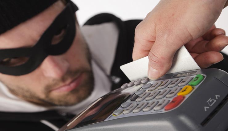 सीकर : क्रेडिट कार्ड से जालसाजी का मामला, बिना खरीदारी के पार हाे गए 80 हजार रुपए