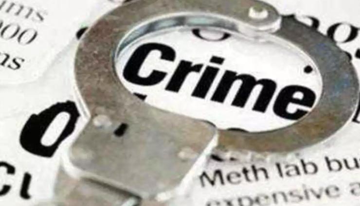 जयपुर : चेंजिंग रूम में खिंची गई लड़की की फोटो, शिकायत करने पर शोरुम संचालक ने उन्हें ही दे डाली धमकी