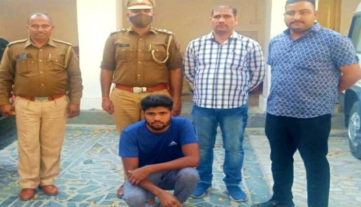 उदयपुर : देसी कट्टे और जिंदा कारतूस के साथ पकड़ा गया टैक्सी चालक से लूट करने वाला आरोपी