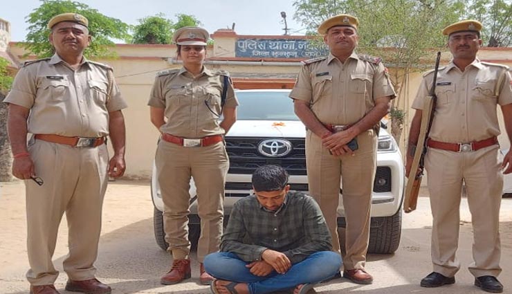 झुंझुनूं : ग्रामसेवक के पास मिली दिल्ली से चोरी हुई फॉर्च्यूनर कार, बदले गए गाड़ी के इंजन और चैसिस नंबर