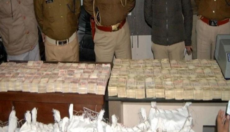 मेरठ : 25 करोड़ रुपये की पुरानी करेंसी बरामद हुई तो आयकर विभाग ने लगाया 42 करोड़ का टैक्स