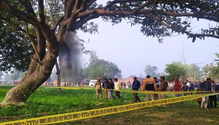 बहराइच : हत्या करने के बाद पेड़ से लटका दी युवती की लाश, मामले की जांच जारी