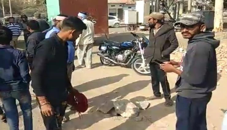 बीकानेर : जमीन में दफन मिला नवजात का शव, आवारा कुत्तों के खोदने पर हुआ खुलासा