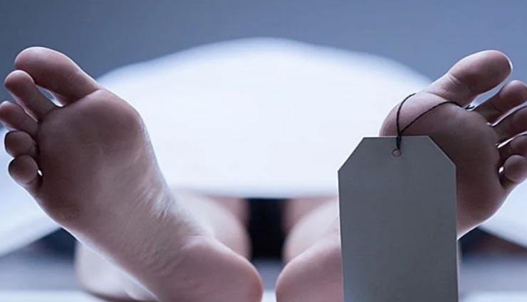 गोरखपुर : पीट-पीटकर हत्या करने का मामला, शव मिला गड्ढे में