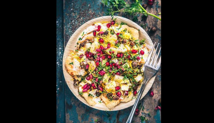 crispy aloo poori chaat,chaat recipe,recipe,snacks recipe,party snacks recipe