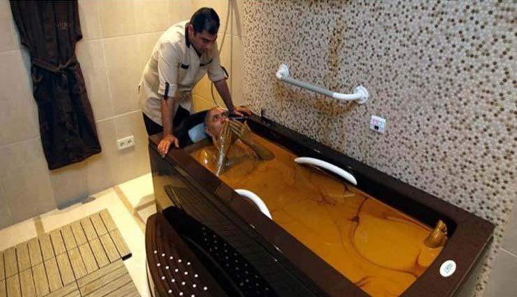 crude oil bath,azerbaijan,rapeutic treatment,crude oil bath treatment,crude oil bath benefits,naftalan,ajab gajab news in hindi,weird story in hindi,omg,omg story
