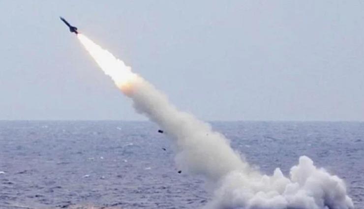 ओमान की खाड़ी में ईरान ने दिखाया नौसेना का दम, अभ्यास में दागीं क्रूज मिसाइलें