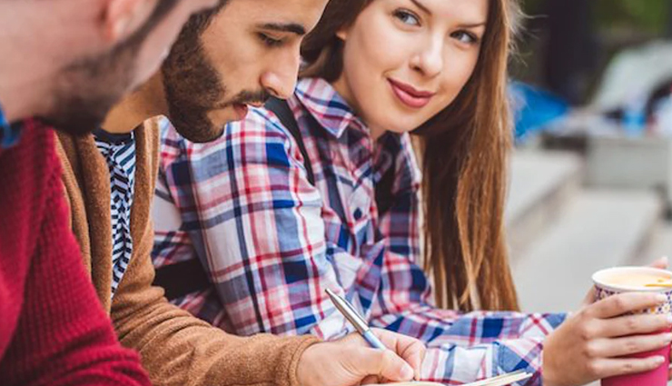 5 Ways To Gather Your Crush Attention