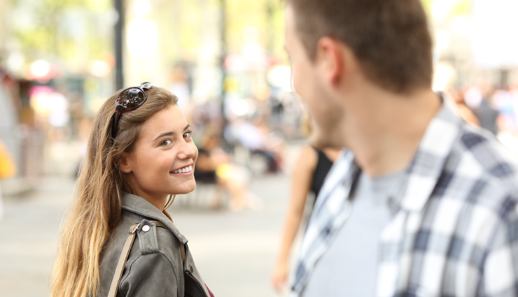 ways to flirt with your crush,flirting tips,relationship tips,couple tips