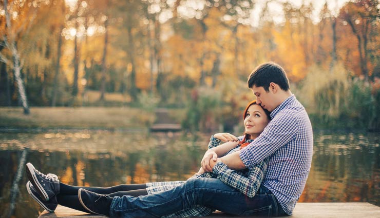 couples sign,signs that crush likes you,relationship tips