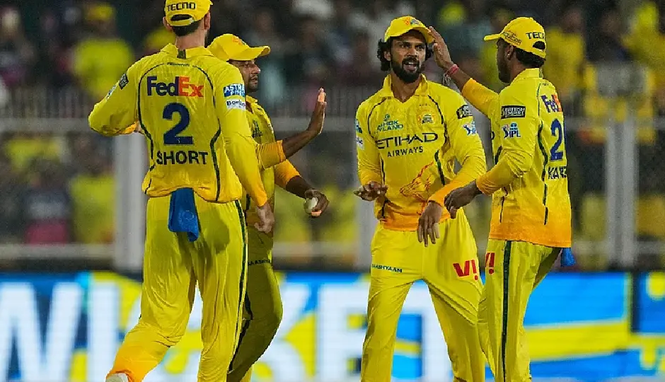 CSK ने रचा इतिहास, RCB को पछाड़कर बनी नंबर-1, IPL में 36वीं बार 200+ स्कोर का कारनामा