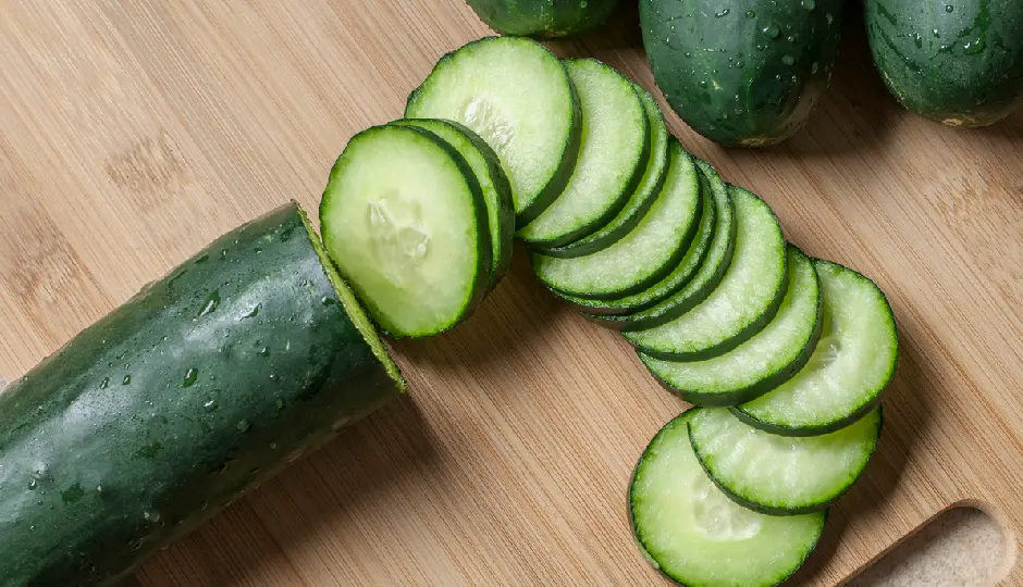 खीरा कब खाएं, जानें किस समय खाने से मिलते हैं सबसे ज्यादा सेहतमंद फायदे