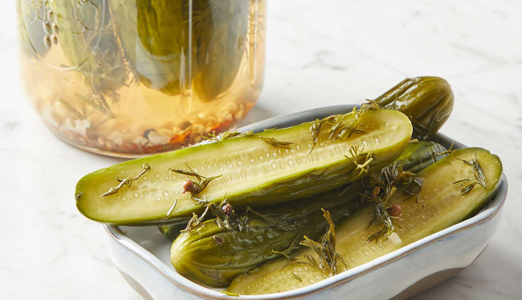 dill pickle recipe,how to make dill pickles,homemade dill pickles,easy dill pickle recipe,classic dill pickles,pickling cucumbers,garlic dill pickles,cucumber dill pickles,quick dill pickle recipe,refrigerator dill pickles