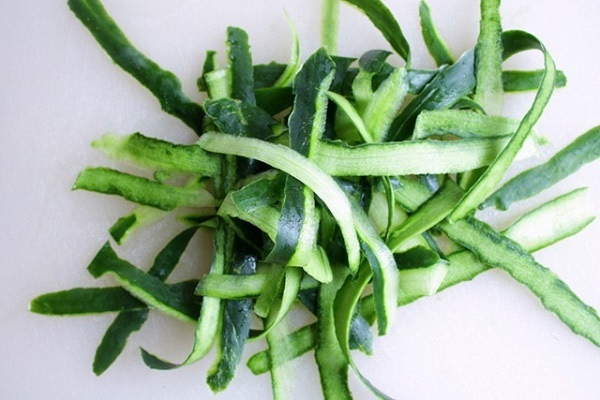 pomegranate peel,orange peel,banana peel,cucumber peel,papaya peel,apple peel,lemon peel,glowing skin with fruits peel