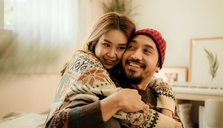 big signs you are in a cuffing season relationship,cuffing season signs,signs of cuffing season relationship,relationship during cuffing season,how to know if its cuffing season,cuffing season behavior,cuffing season relationship tips,seasonal relationships,dating during cuffing season,cuffing season romance