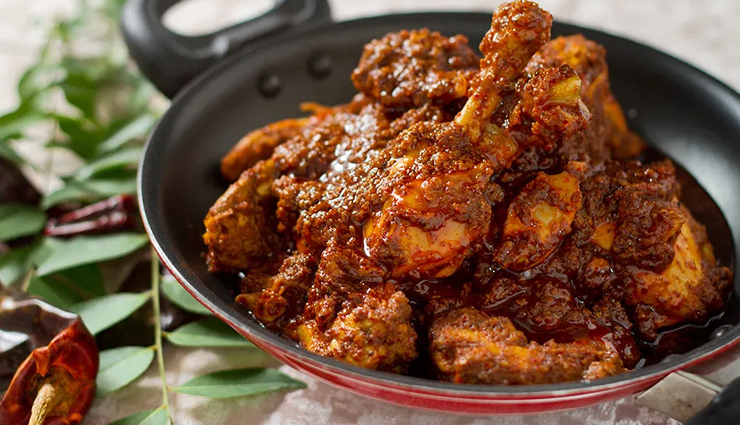 mangalorean cuisines,mangalorean dishes,mangalore bajji,goli baje,kori roti,mandakki,churumuri,anjal fry,mangalore buns,ghee roast,neer dosa and chicken sukka,bangude pulimunchi