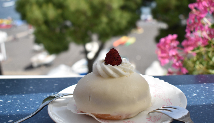 amalfi coast italy tourism,southern italy travel destinations,mediterranean coastal vacations,amalfi coast sightseeing spots,italian coastal villages,traveling to positano ravello,sorrento capri island tour,hidden gems furore vietri sul mare,authentic italian cuisine experiences,outdoor activities amalfi coast