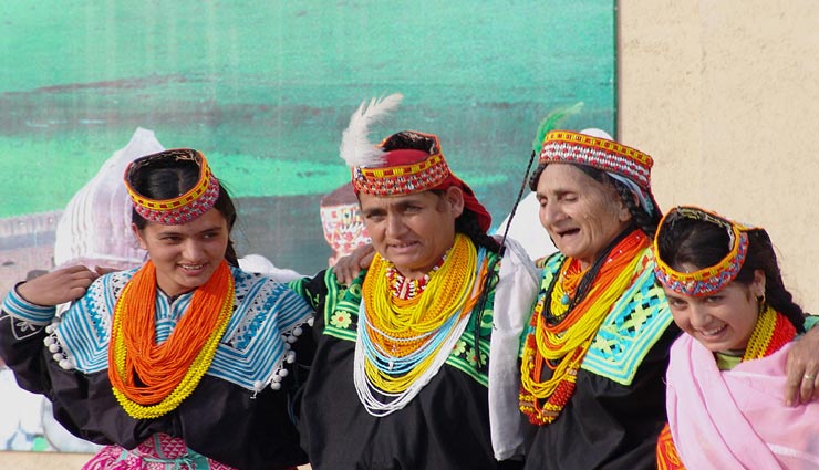 pakistan rituals,kalash people,rituals of kalash people,married lady can make relationship