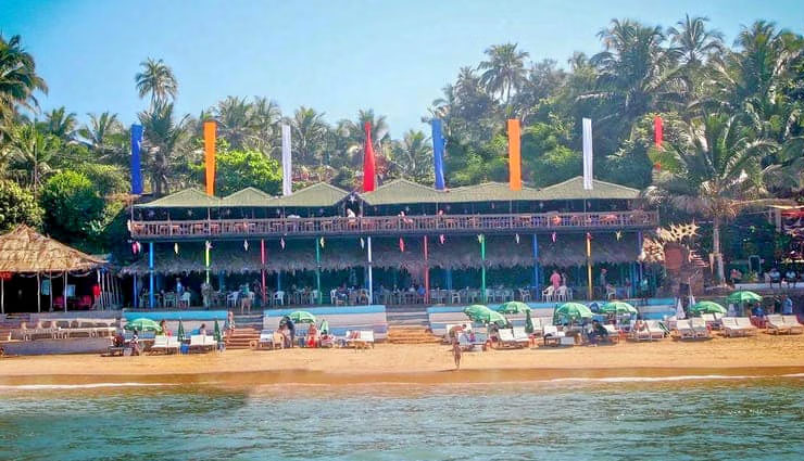 north goa tourist attractions,best places to visit in north goa,north goa beaches,aguada beach goa,calangute beach,vagator beach,baga beach,chapora fort,basilica of bom jesus,mangueshi temple,north goa flea market,anjuna beach flea market,goa party spots,north goa shopping