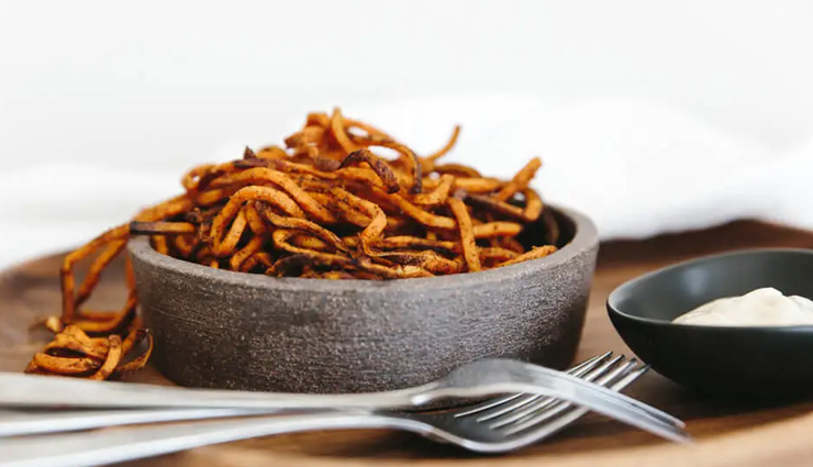 curly sweet potato fries with garlic aioli,curly sweet potato fries with garlic aioli recipe,hunger struck,food