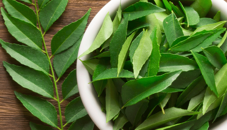4 DIY Ways To Use Curry Leaves To Get Strong and Healthy Hair