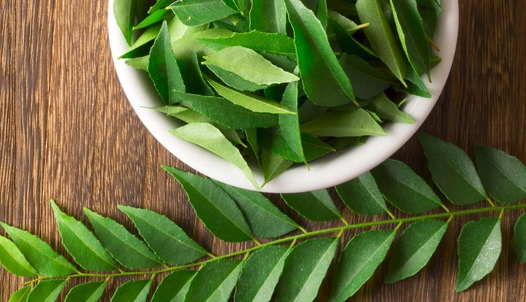 करना चाहते हैं बालों को नैचुरली काला, लें इन 8 तरीकों की मदद natural ways to blacken hair,hair darkening remedies,blackening hair naturally,home remedies for hair darkening,natural methods to darken hair color,ayurvedic treatments for black hair,tips for naturally blackening hair,herbal solutions for hair darkening