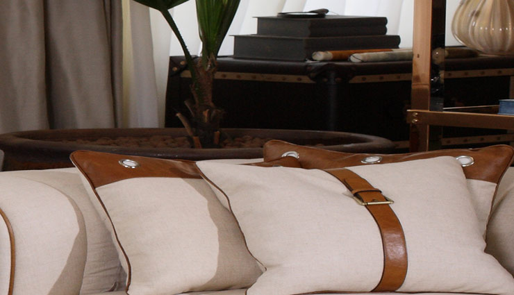 देना चाहते है घर को डिफरेंट लुक, ले प्रिंटेड कुशन कवर की मदद cushion,cushion cover,different look,printed cushion cover,home decoration