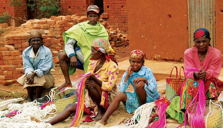 common customs of madagascar,madagascar,traditions of madagascar