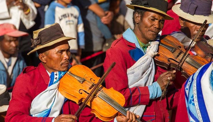 common customs of madagascar,madagascar,traditions of madagascar