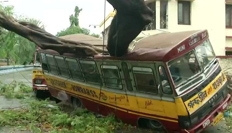 सुपर साइक्लोन 'अम्फान' से भीषण तबाही, ममता बोलीं 12 लोगों की गई जान; केंद्र से मदद की गुहार