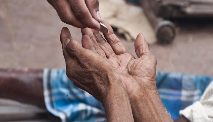 इस चिलचिलाती गर्मी में करें इन 5 चीजों का दान, अगले जन्म तक मिलेंगे फल