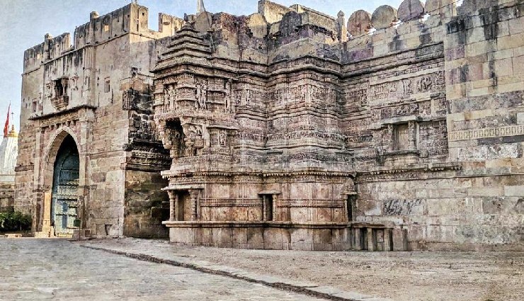 gujarat forts,historical forts in gujarat,dabhoi fort,surat fort,pavagadh champaner fort,manek burj,ilva durga fort,uparkot fort,songadh fort,zinzuwada fort,tera fort,roha fort,forts to visit in gujarat,ancient forts gujarat,gujarat tourism,gujarat fort architecture