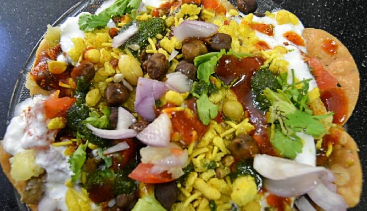 दही पापड़ी चाट का जबरदस्त चटपटापन जीत लेता है किसी का भी मन, तो फिर हो जाए...#Recipe