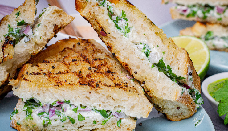 dahi toast,dahi toast ingredients,dahi toast recipe,dahi toast breakfast,dahi toast snacks,bread slice,curd,recipe news in hindi