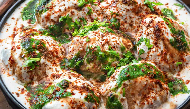 dahi vada,dahi bhalla recipe,indian dahi vada,how to make dahi vada,south indian dahi vada,dahi vada chaat,easy dahi vada recipe,healthy dahi vada,traditional indian recipe,yogurt dumplings