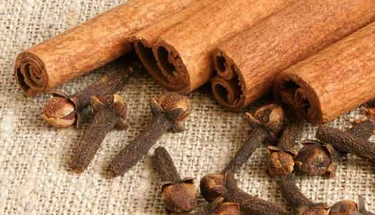 natural mouthwashes,mouth odor relief,germ-fighting mouthwashes,herbal mouth rinse,organic oral rinse,bad breath remedies,natural dental hygiene,antimicrobial mouthwashes,herbal mouthwashes to eliminate bad breath naturally,organic mouth rinse for fighting mouth odor and germs,best natural mouthwashes for oral hygiene,remedies to combat mouth odor and germs naturally,effective natural mouthwash recipes for fresh breath,mouthwashes with antibacterial properties